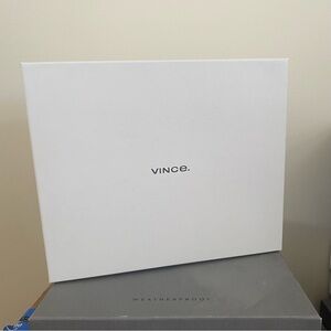 Vince Classic White Box